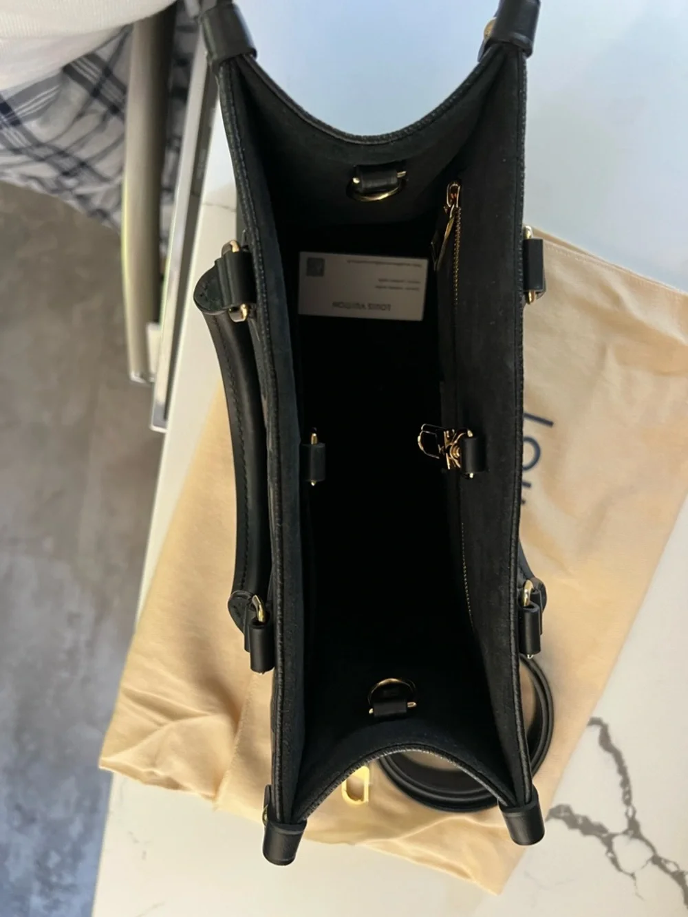 Louis Vuitton Black Onthego PM - Picture 11 of 16